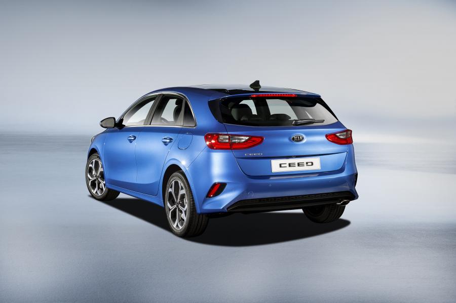  Kia Ceed 2018 года  (WW) (фото 3 из 40)